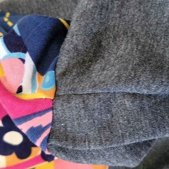 LuLaRoe Randy gray raglan tee with multicolored floral print NWOT - Picture 8 of 10